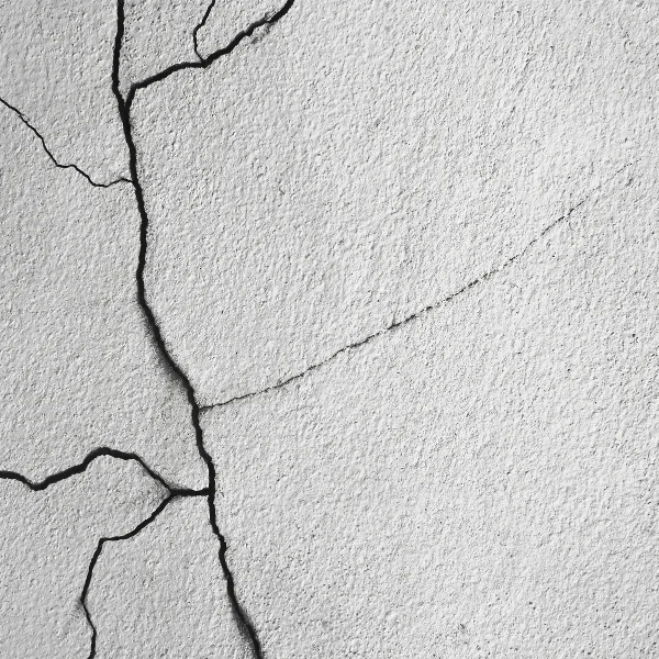 An image showing cracks in walls.